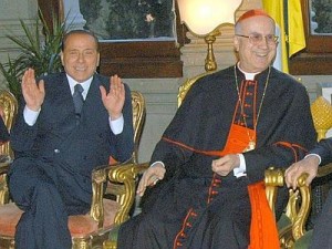 Berlusconi und Kardinal Bertone  