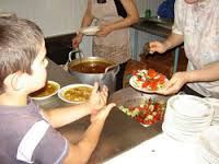 Speisung in Armenmensa Foto: varese.it