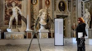 Galleria Borghese, SaloneSkulpturen des Chase Manhattan Plaza