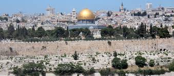 Jerusalem. Blick auf Altstadtmauer und Felsendom Foto: wordpress